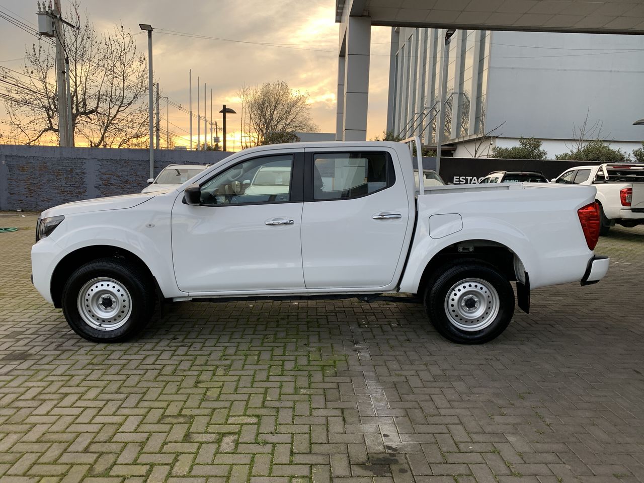 NISSAN - 4