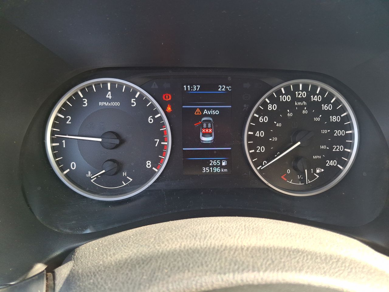 NISSAN - 27