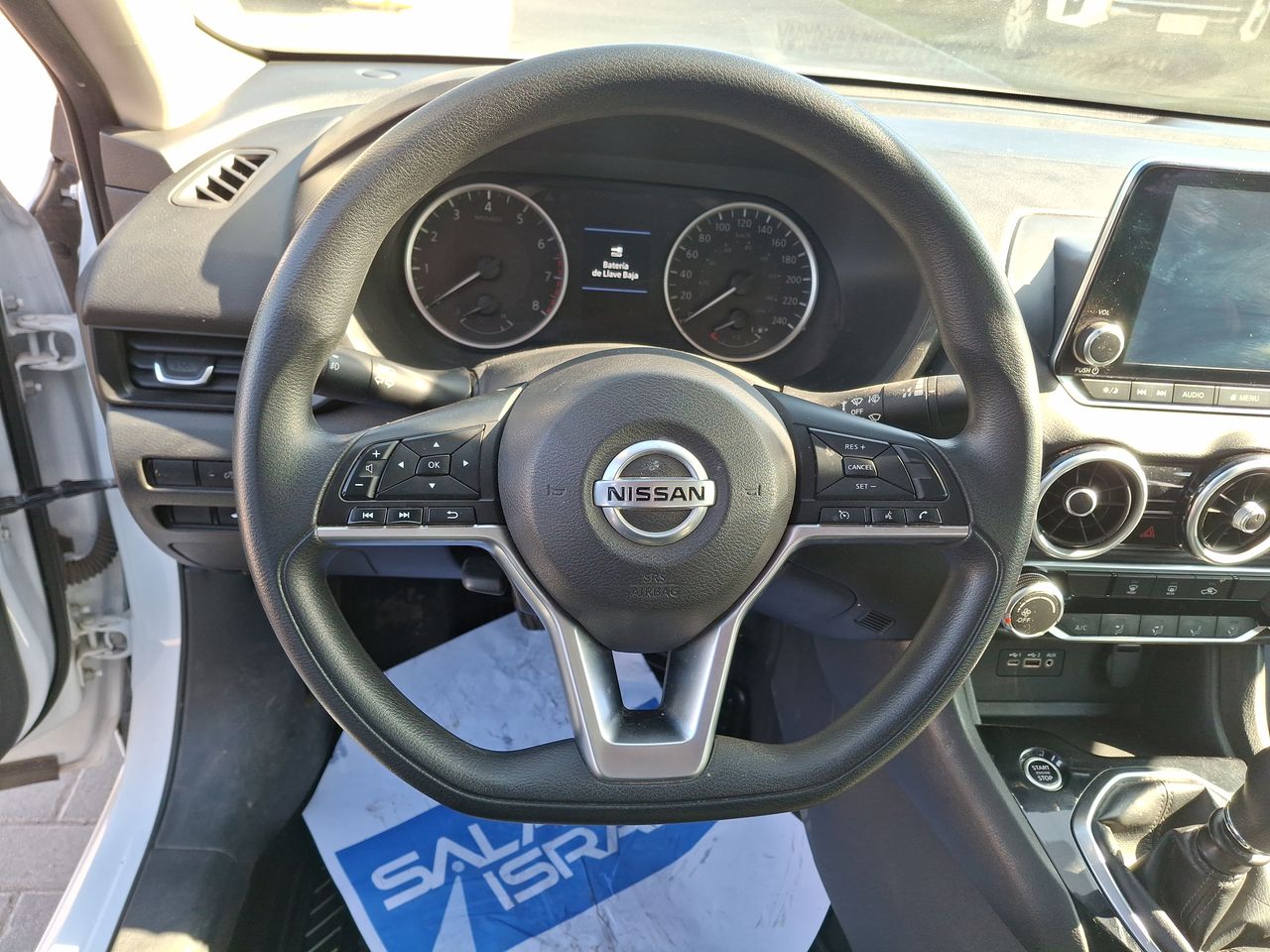 NISSAN - 25