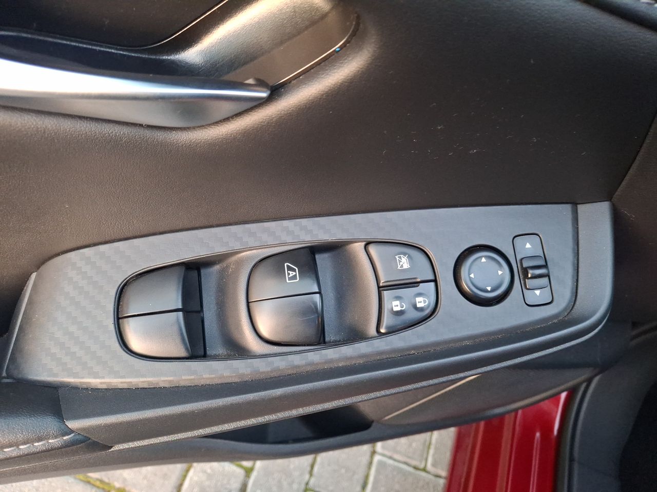 NISSAN - 14