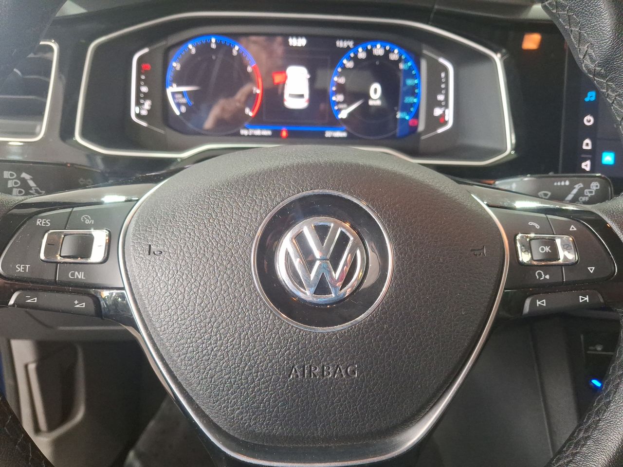 VOLKSWAGEN - 25
