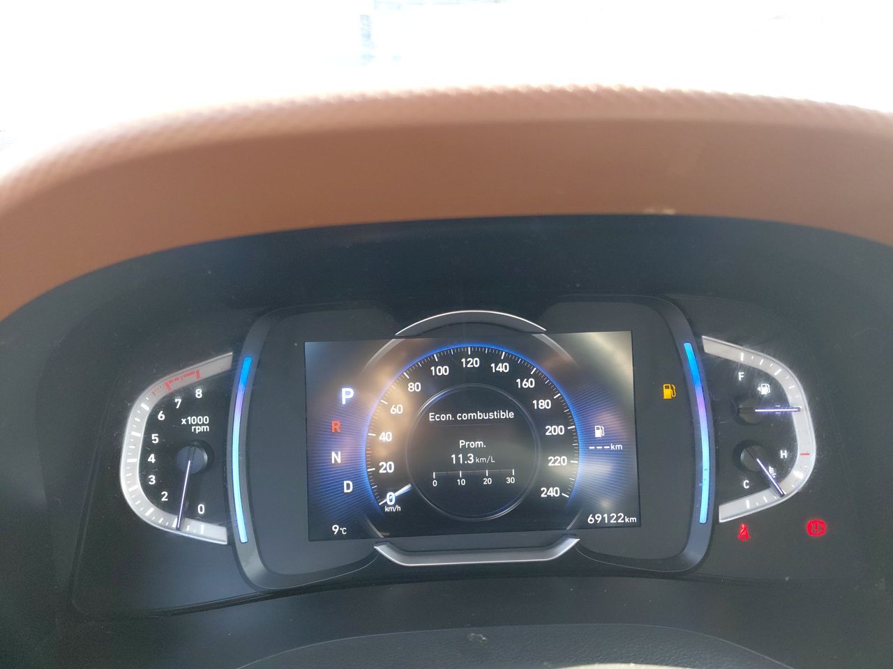 HYUNDAI - 20