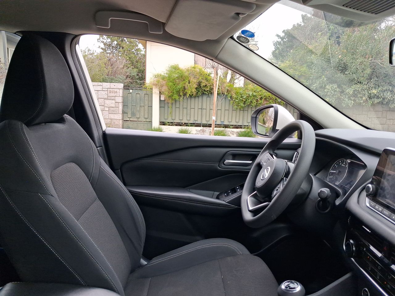 NISSAN - 6