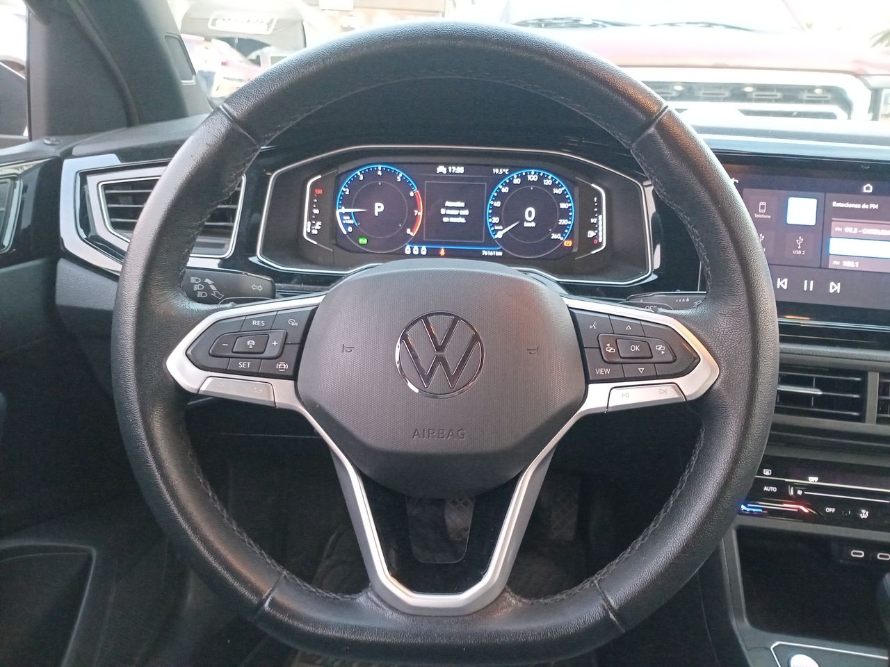 VOLKSWAGEN - 23