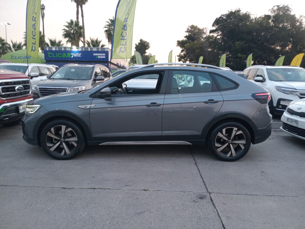 VOLKSWAGEN - 4