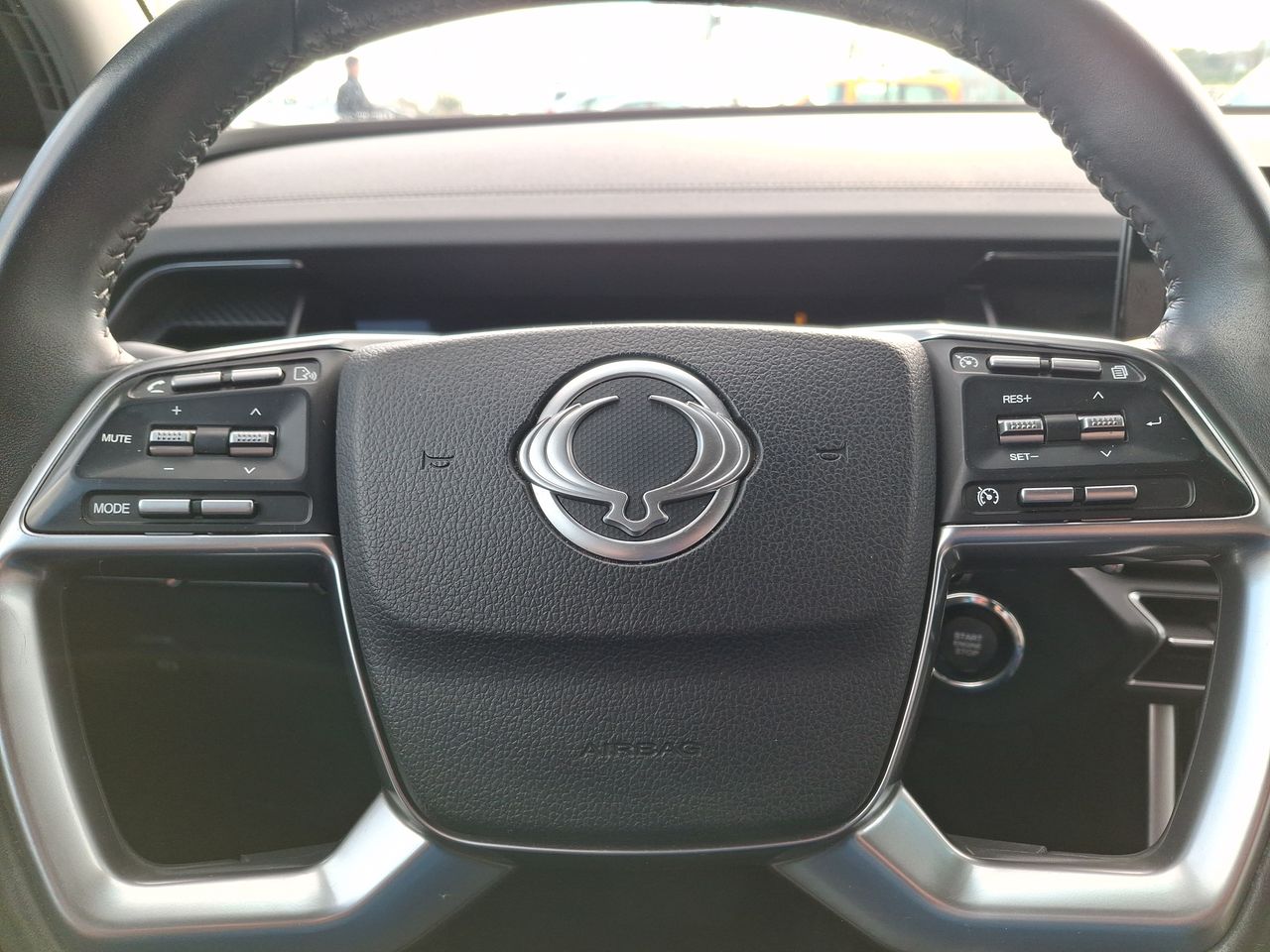 SSANGYONG - 18