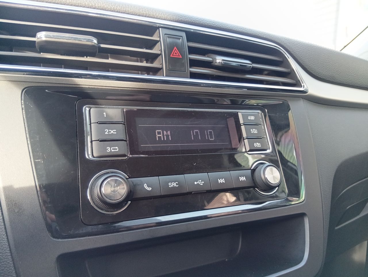 Toyota Yaris — foto 19 de 25