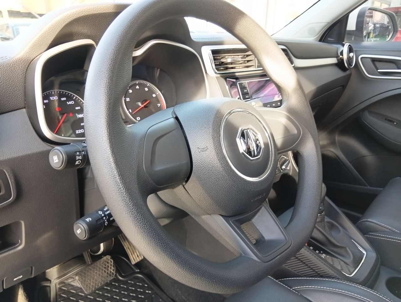 Toyota Yaris — foto 18 de 25