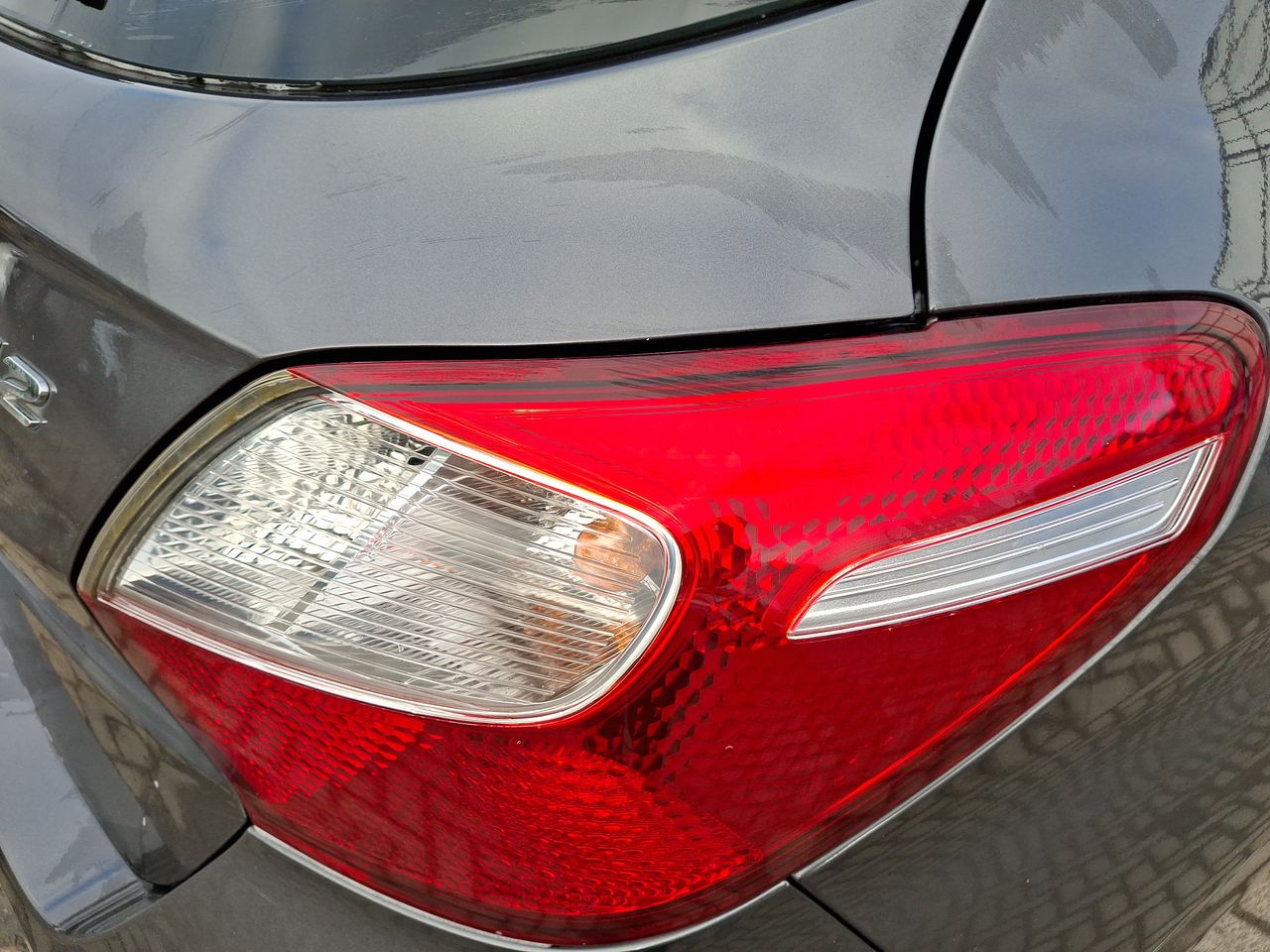 HYUNDAI - 20