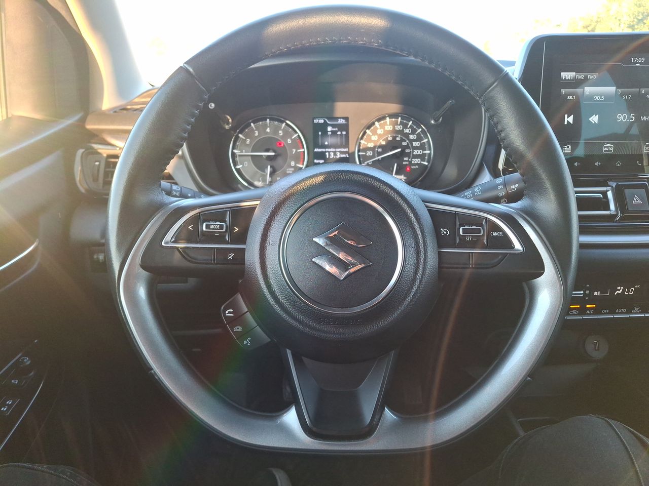 SUZUKI - 22