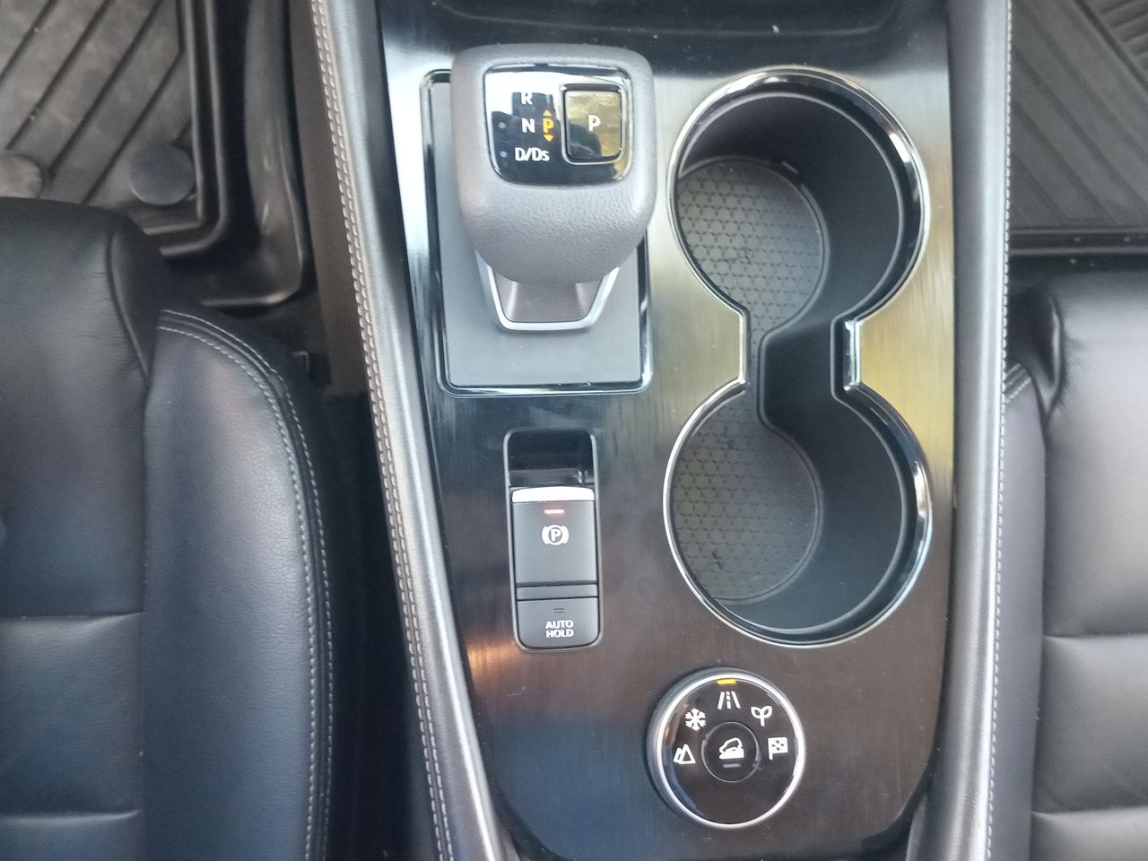 NISSAN - 32