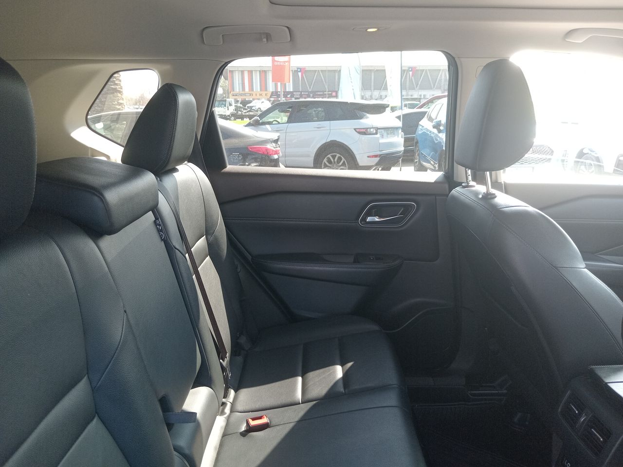 NISSAN - 15