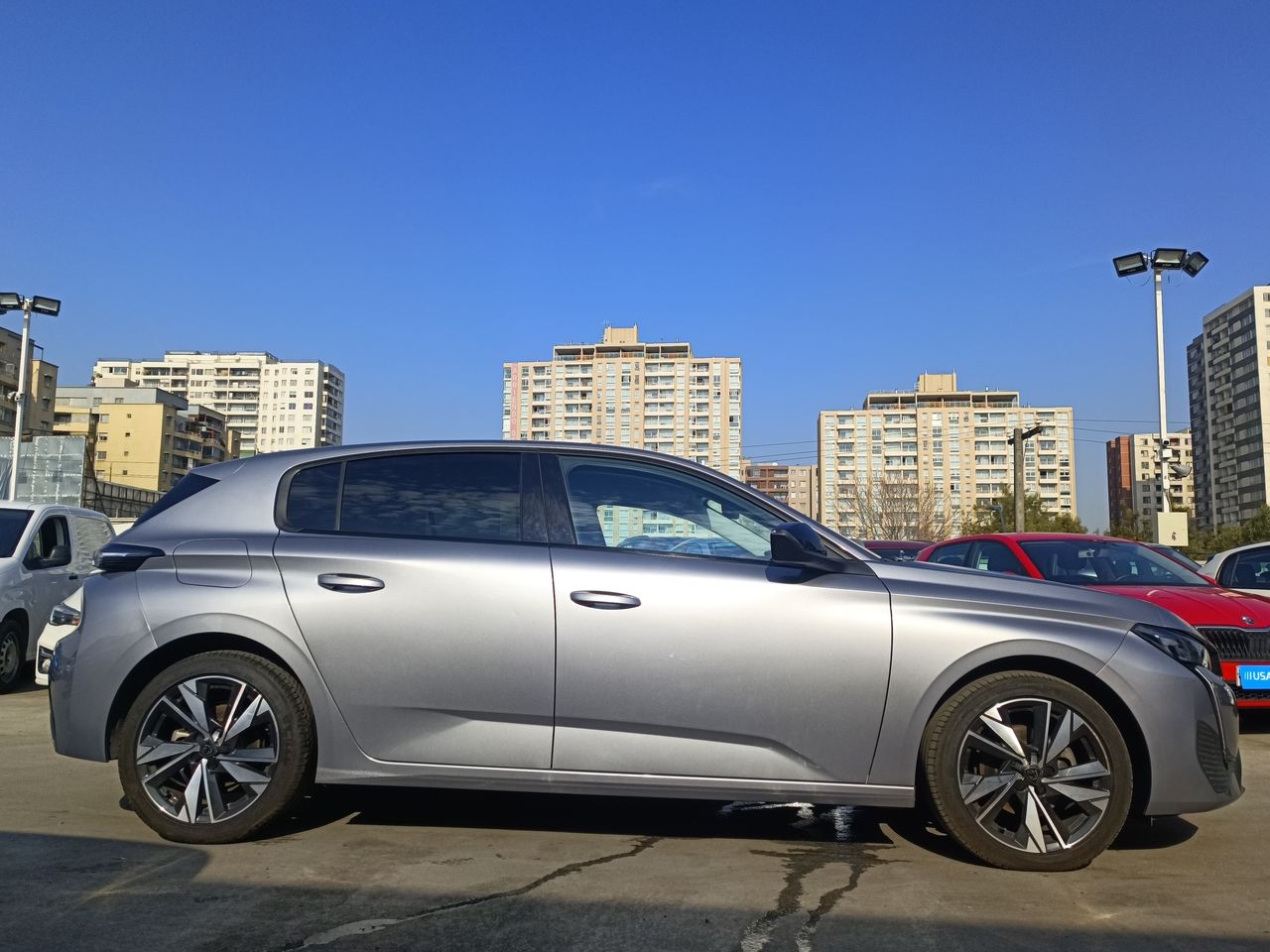 PEUGEOT - 8