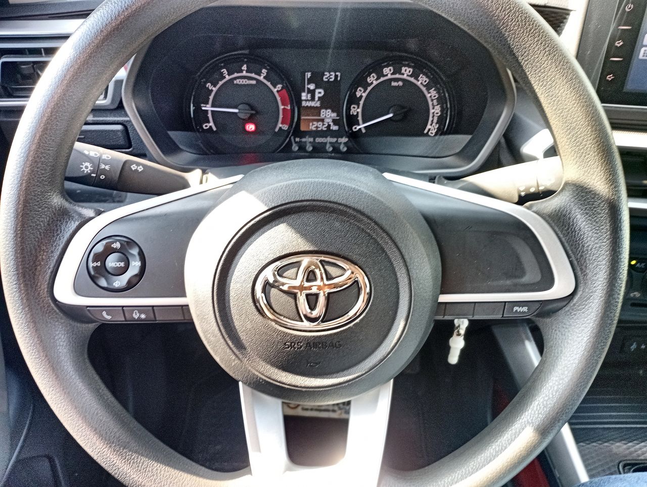 TOYOTA - 26