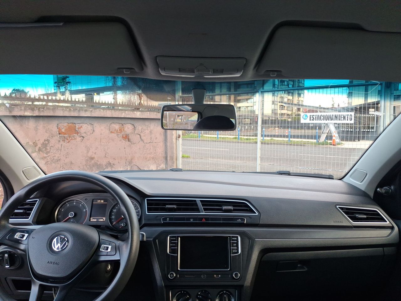 VOLKSWAGEN - 1