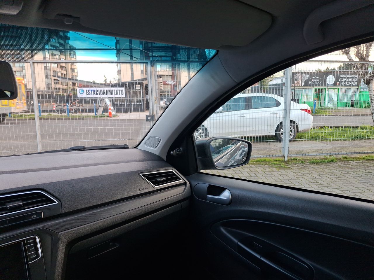 VOLKSWAGEN - 2