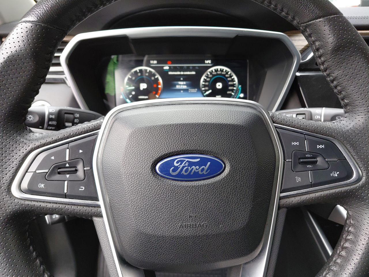 Ford Territory — foto 27 de 35