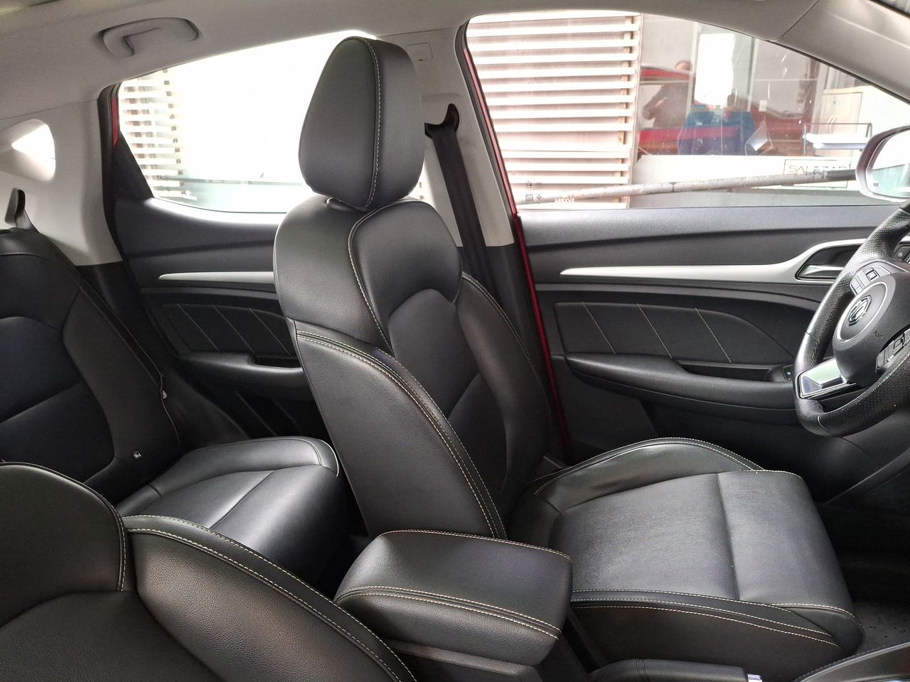 MG Zs — foto 8 de 28