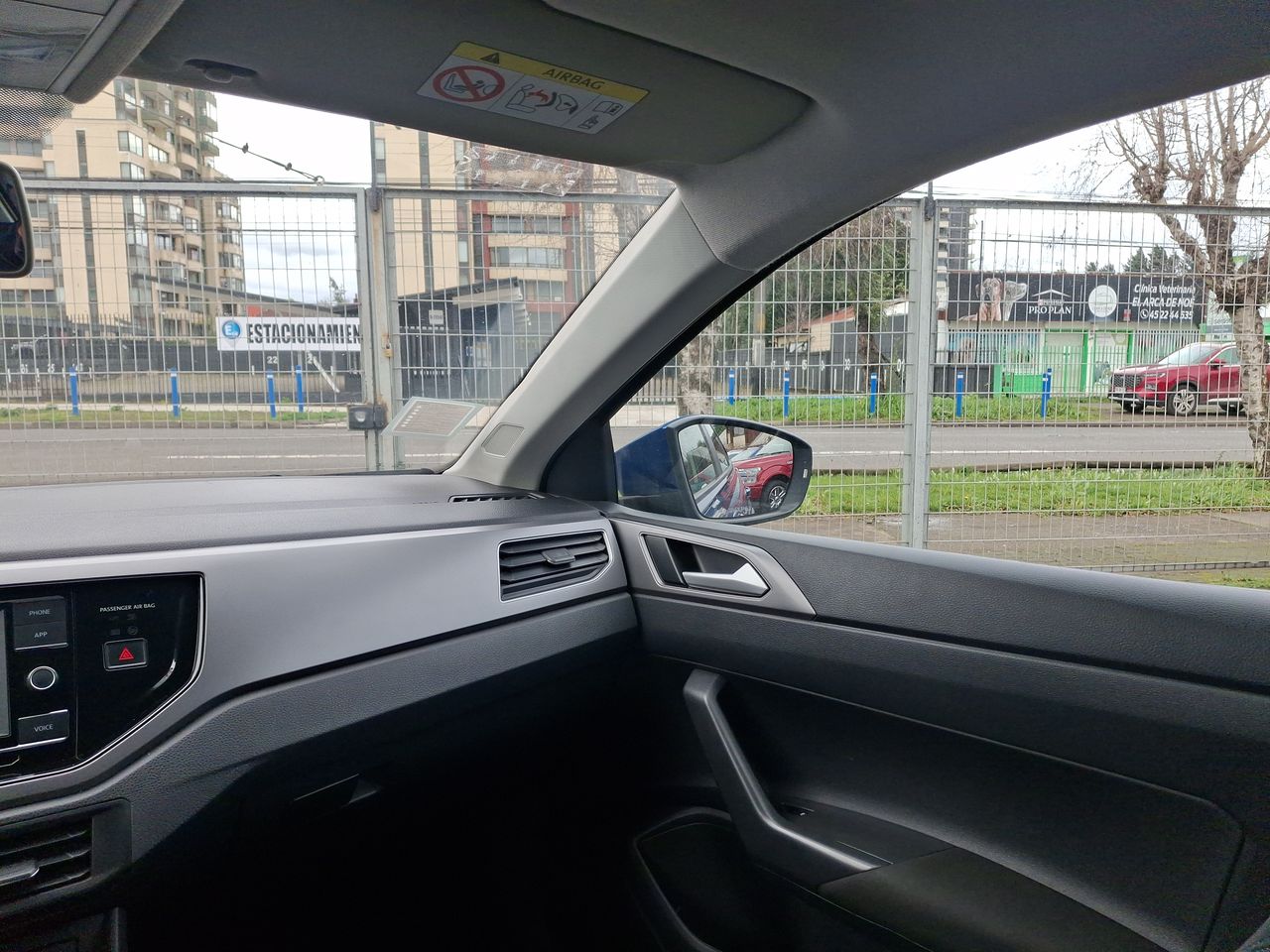 VOLKSWAGEN - 2