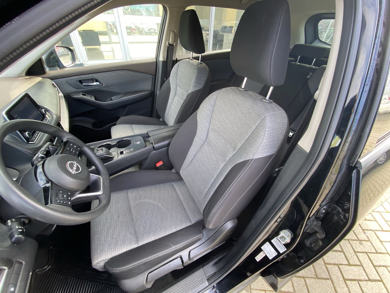 NISSAN - 16
