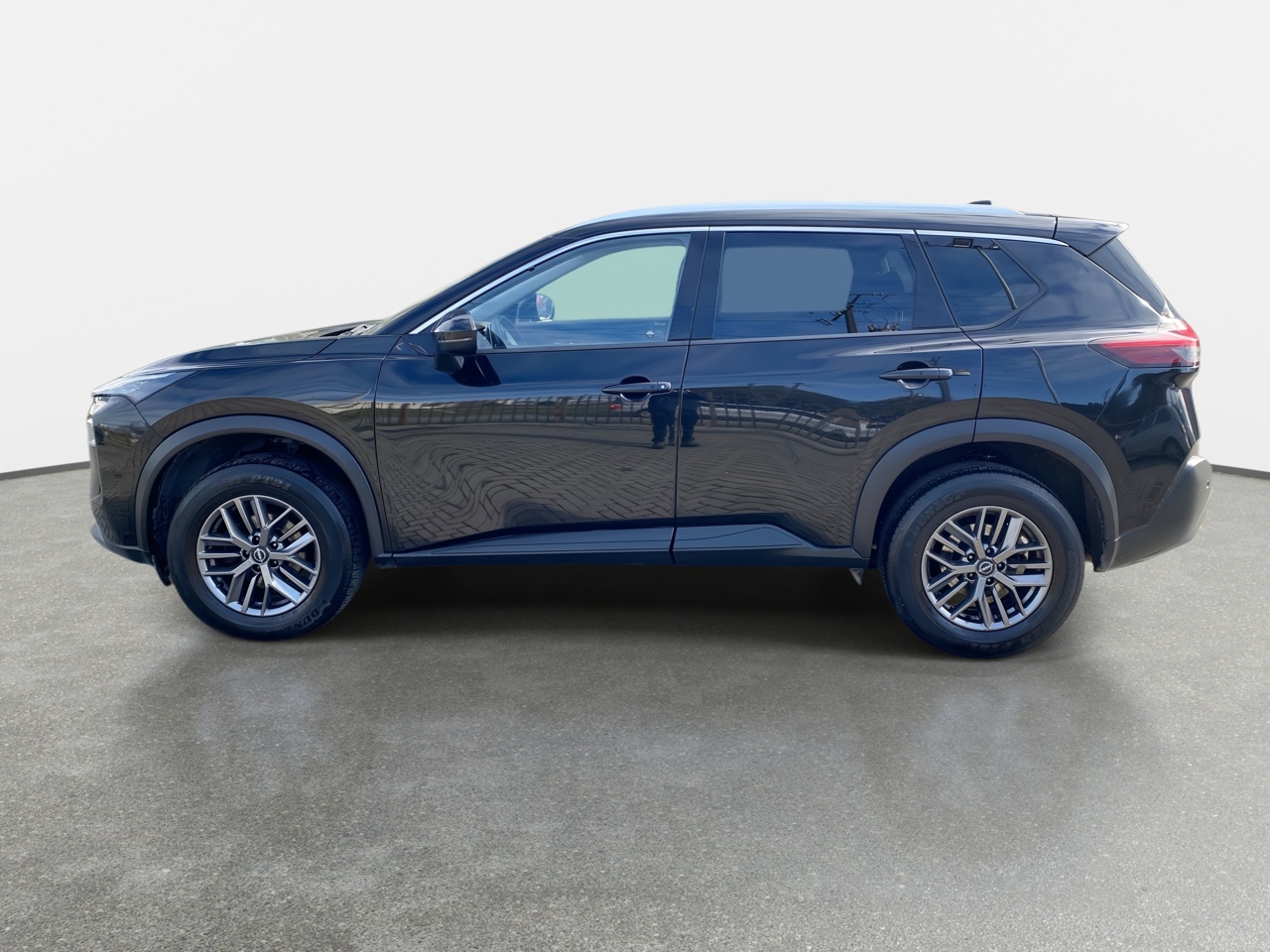 NISSAN - 4