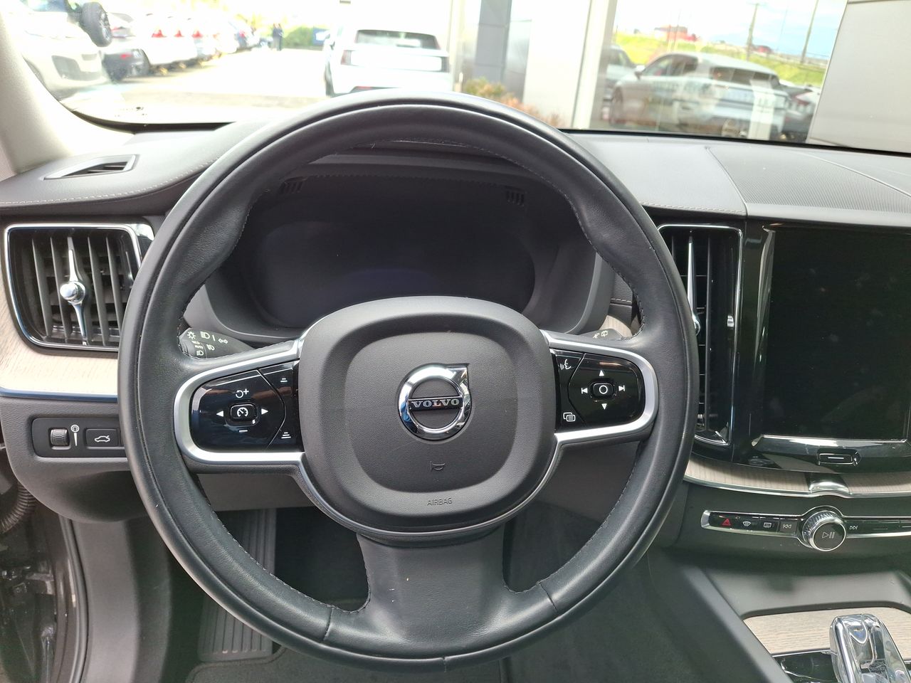 VOLVO - 25