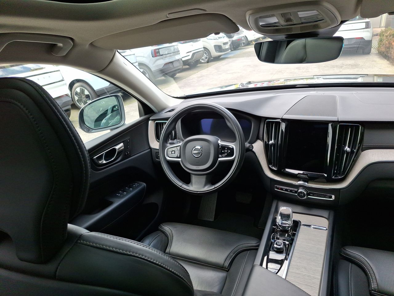 VOLVO - 16