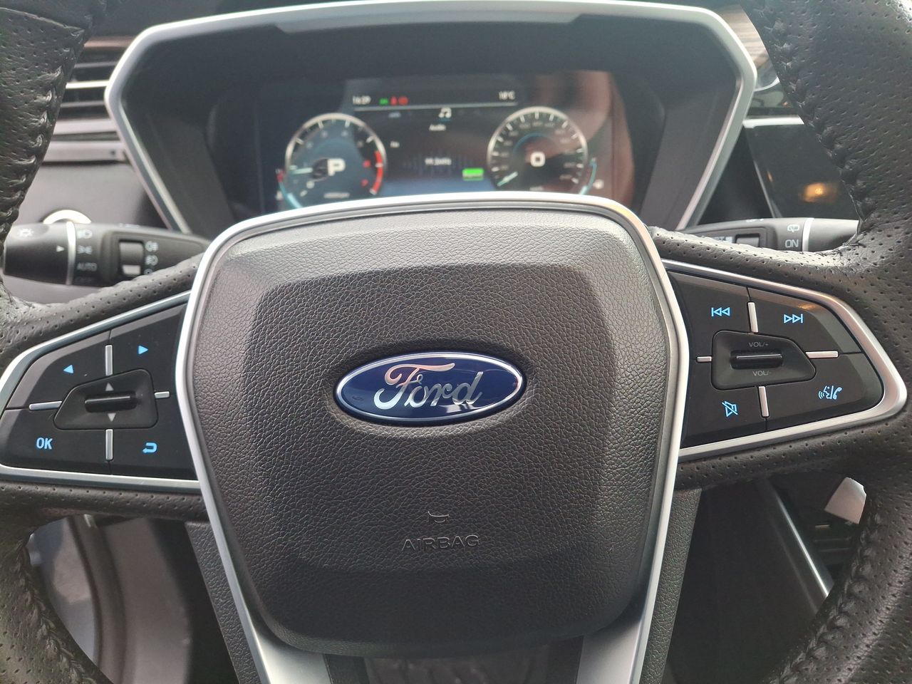 Ford Territory — foto 18 de 25