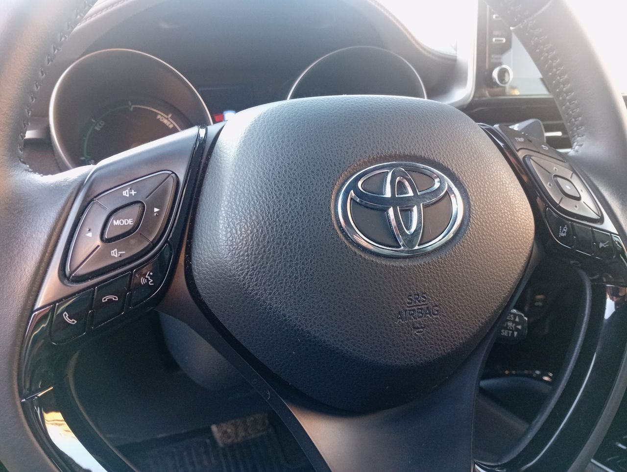 TOYOTA - 27