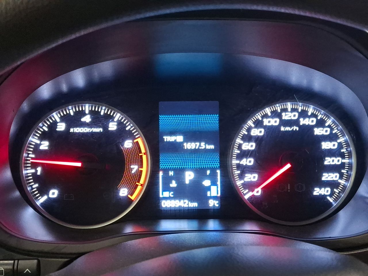 Mitsubishi Eclipse Cross — foto 19 de 26