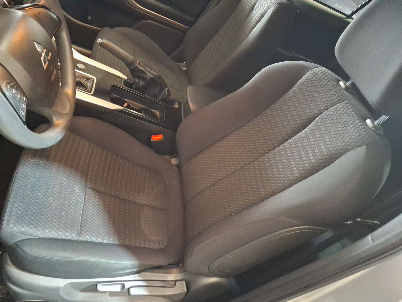 Mitsubishi Eclipse Cross — foto 16 de 26