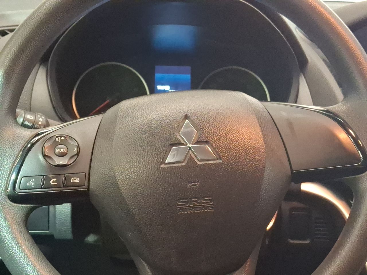 Mitsubishi Eclipse Cross — foto 18 de 26