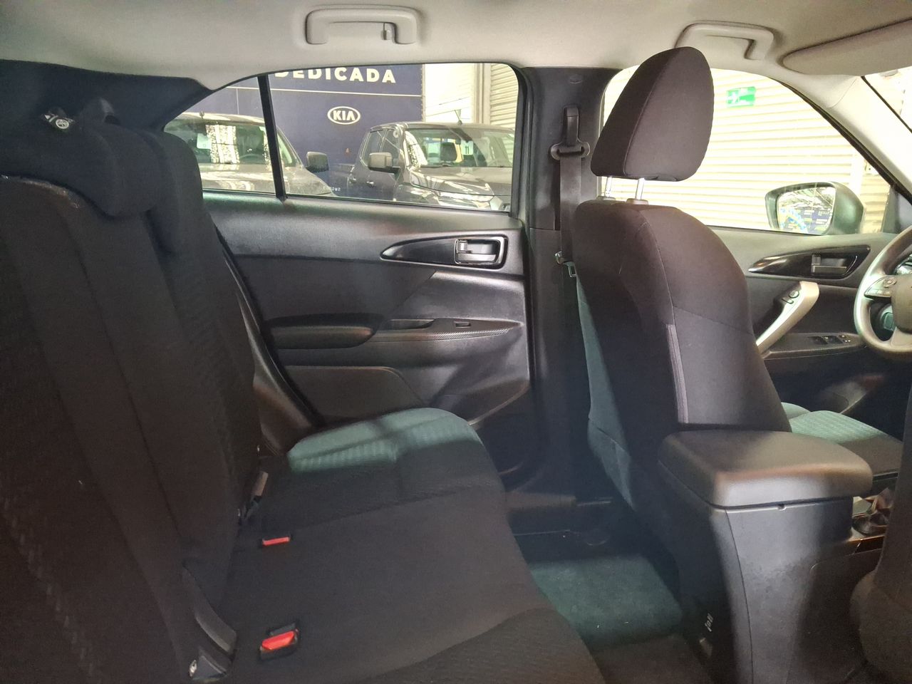 Mitsubishi Eclipse Cross — foto 8 de 26