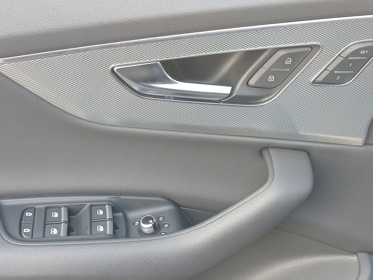 AUDI - 22