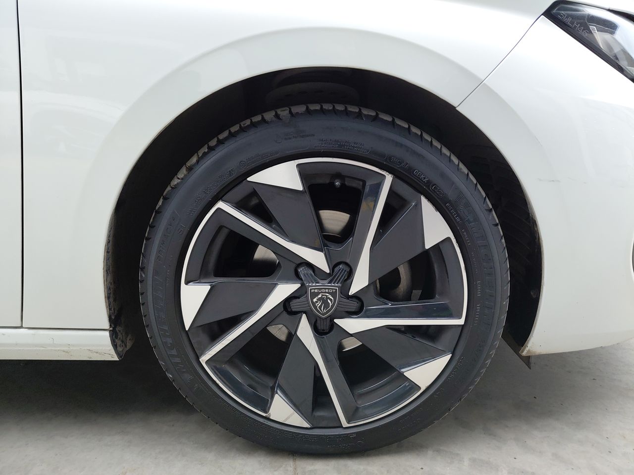 Peugeot 308 — foto 18 de 34
