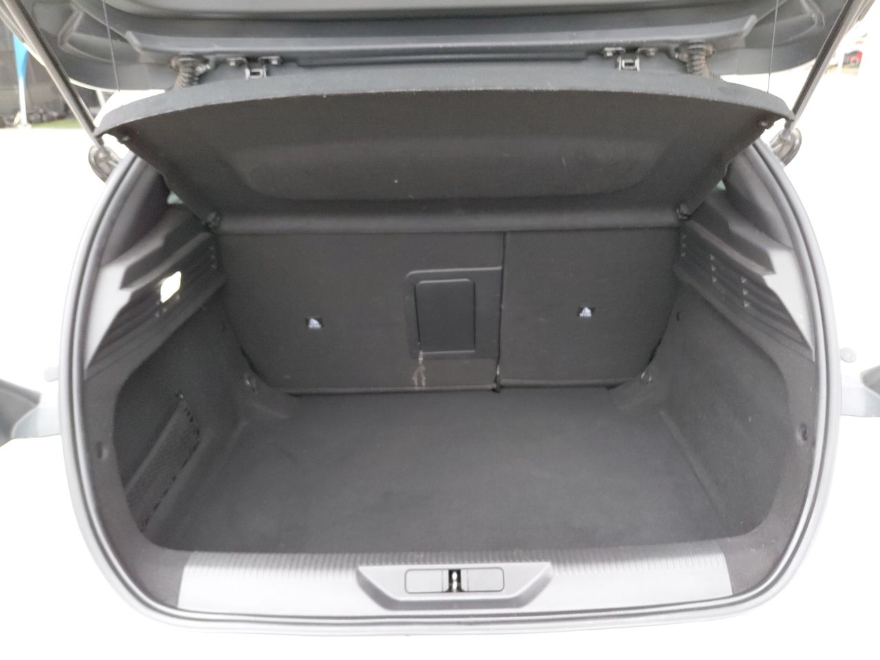 Peugeot 308 — foto 22 de 34