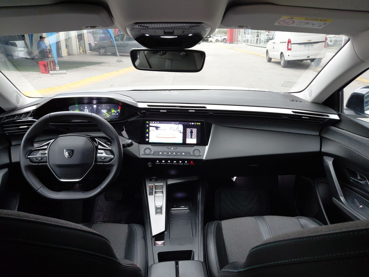 Peugeot 308 — foto 10 de 34