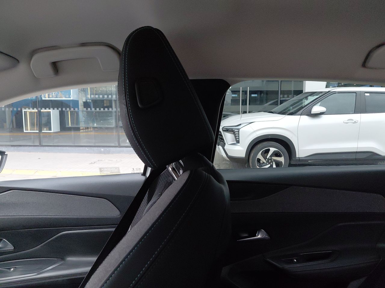 Peugeot 308 — foto 12 de 34