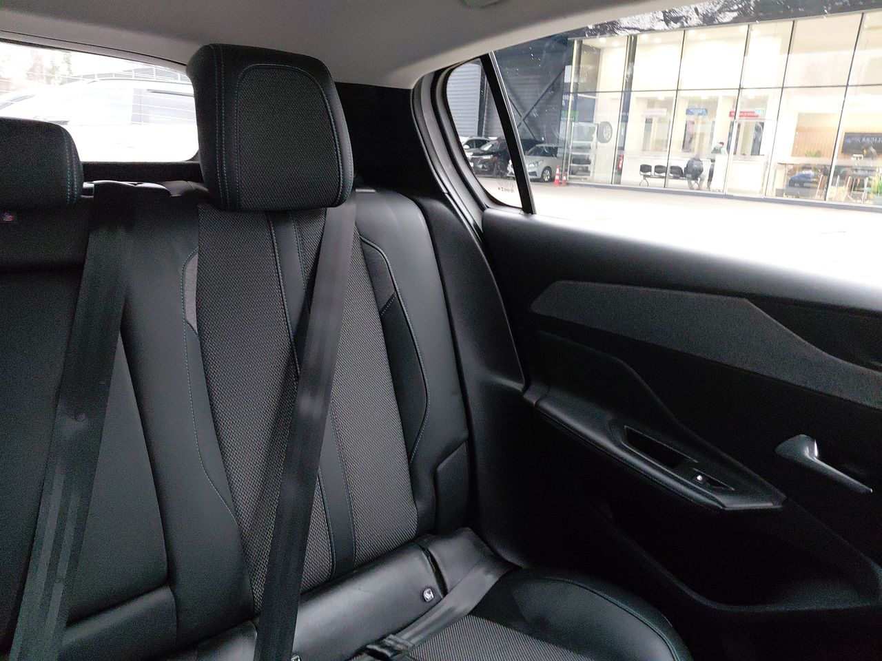 Peugeot 308 — foto 15 de 34