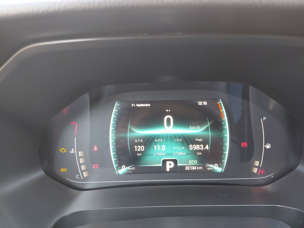 Audi Q3 — foto 29 de 36