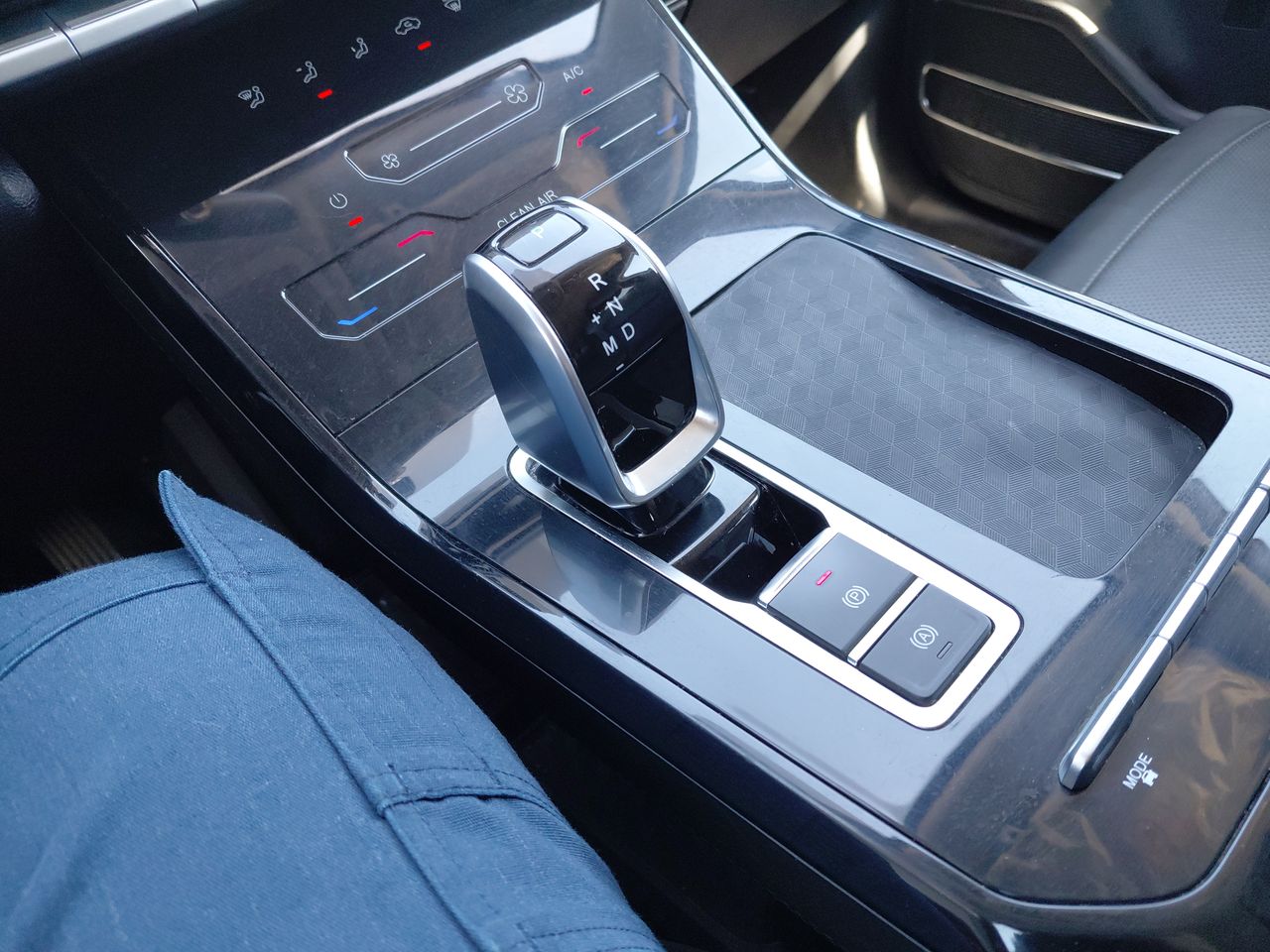Audi Q3 — foto 33 de 36