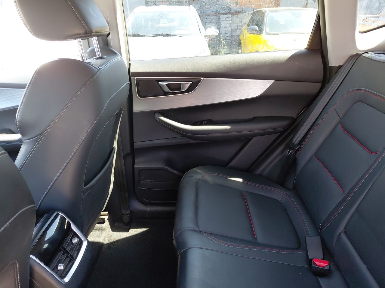 Audi Q3 — foto 12 de 36