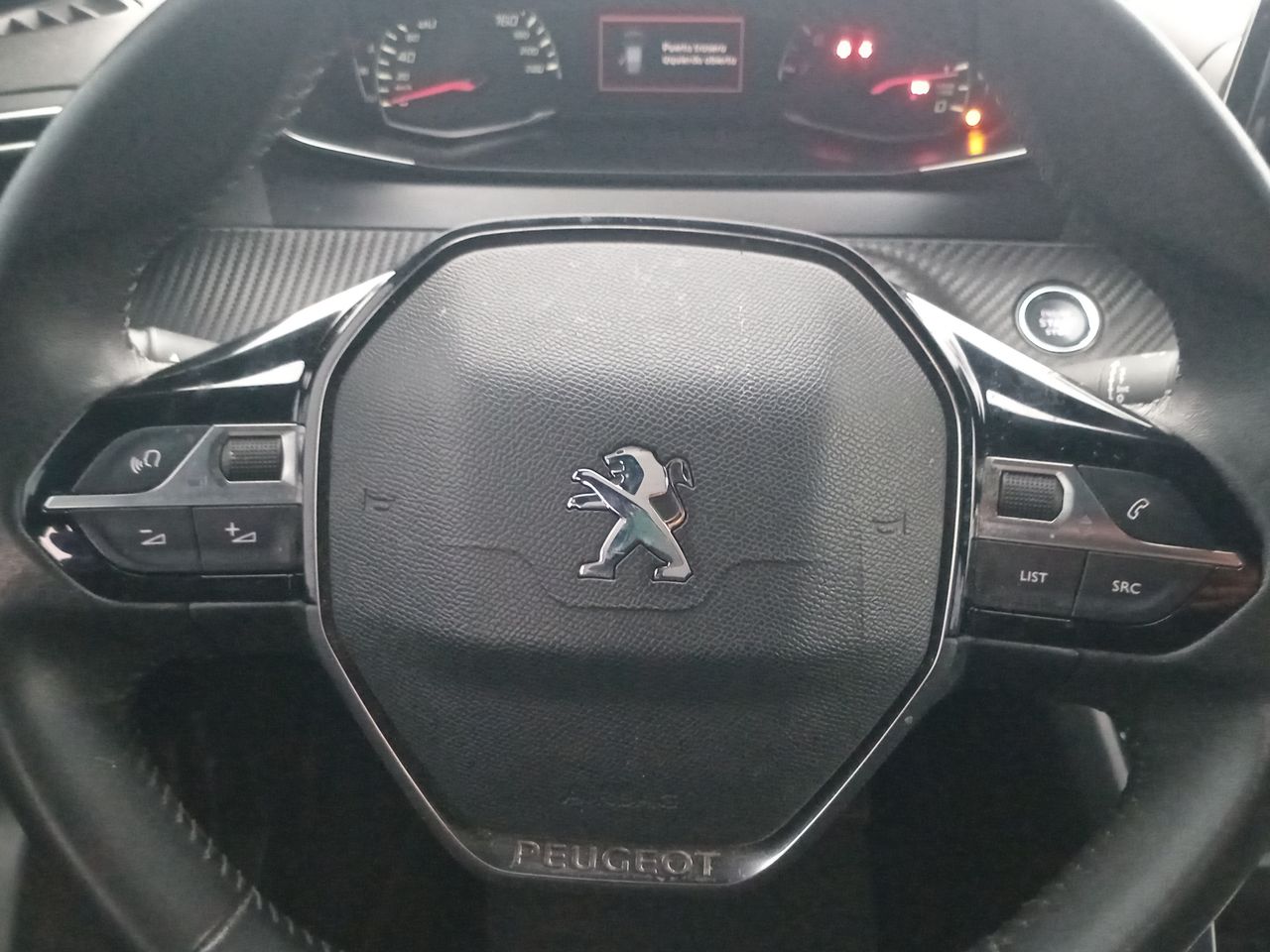Peugeot 2008 — foto 25 de 34