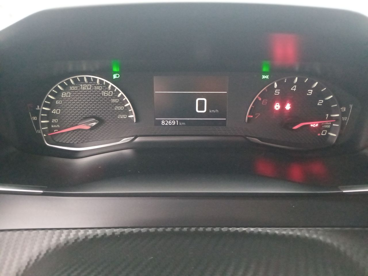 Peugeot 2008 — foto 26 de 34