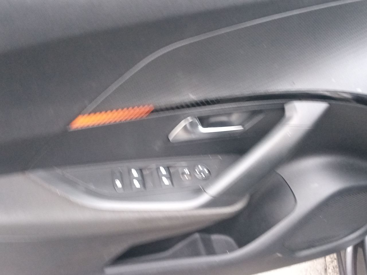 Peugeot 2008 — foto 21 de 34