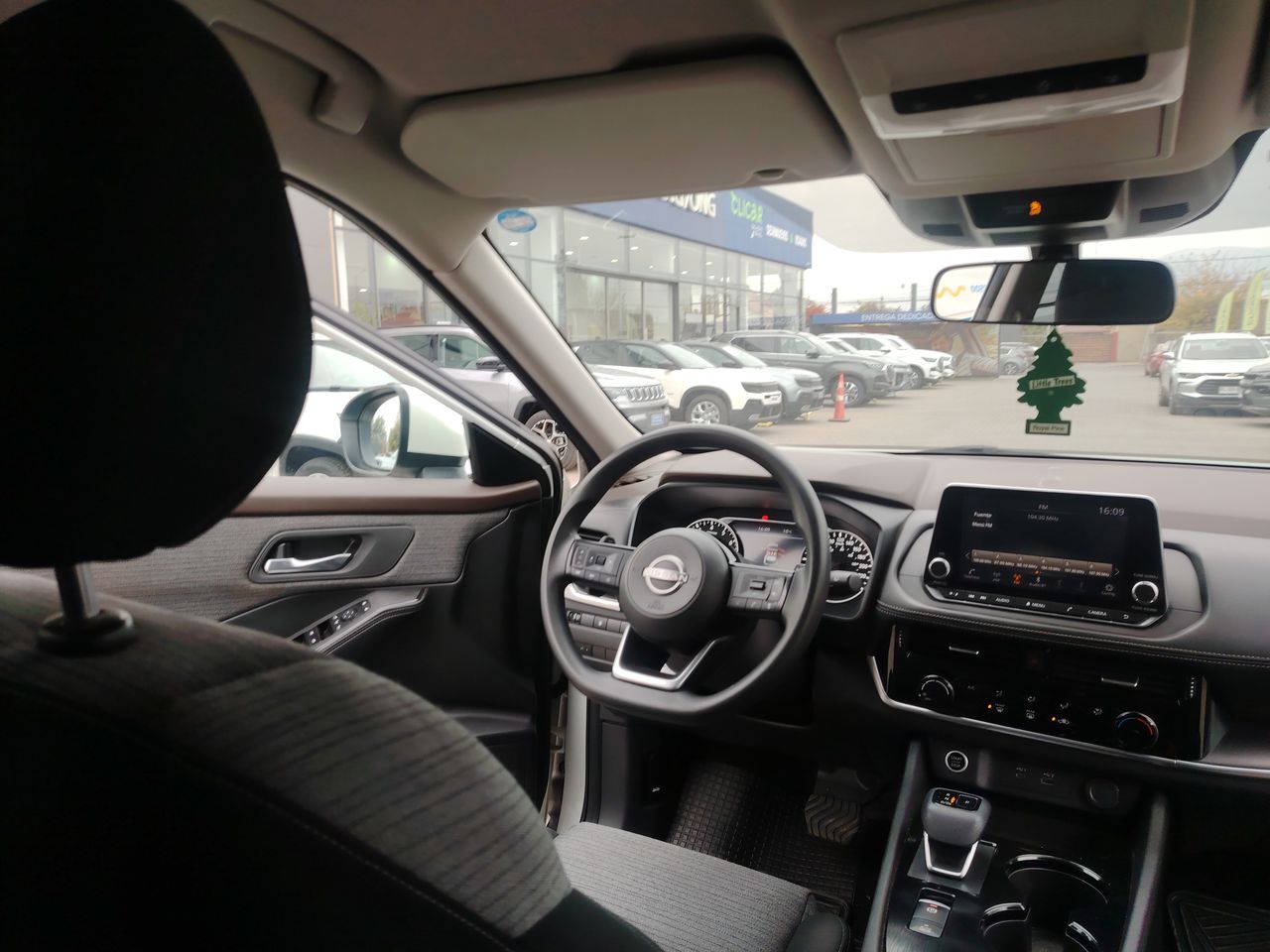 NISSAN - 6