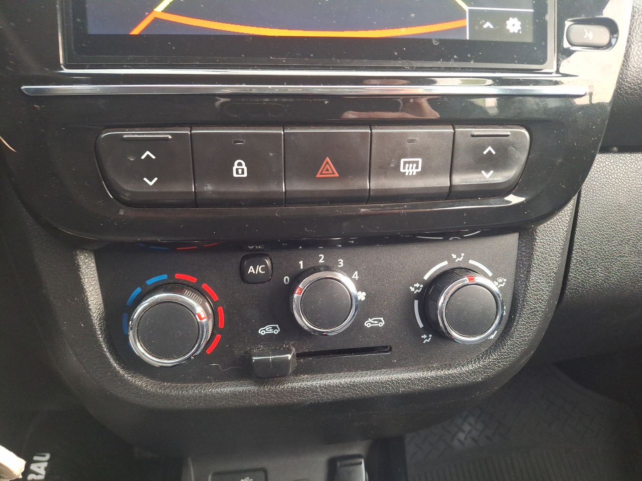 RENAULT - 26