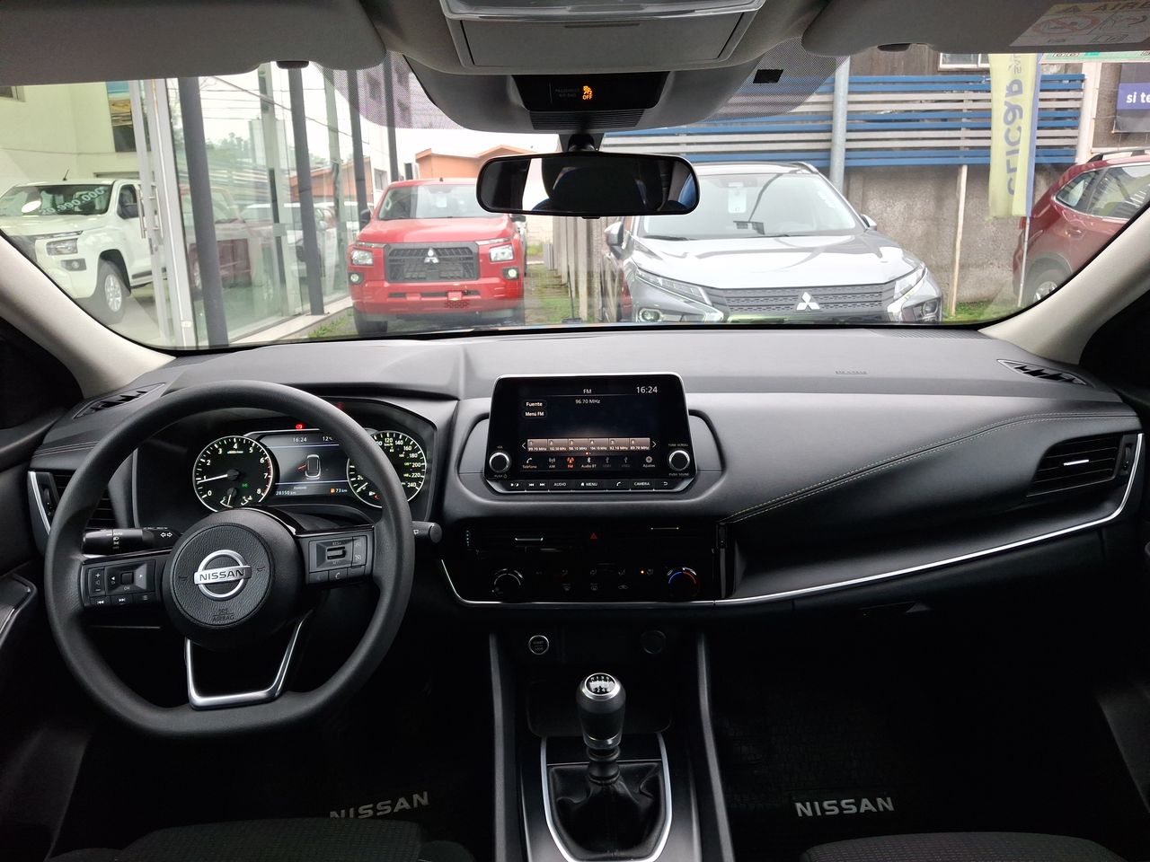 NISSAN - 23