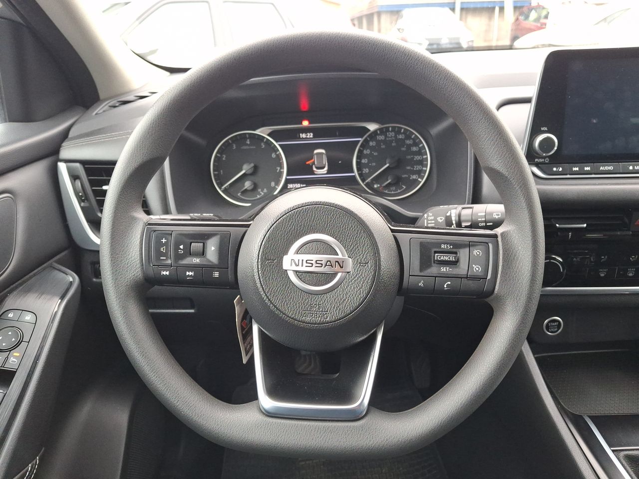 NISSAN - 16