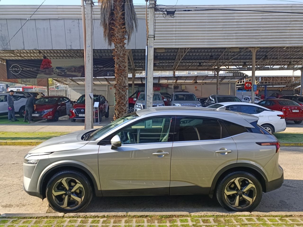 NISSAN - 4